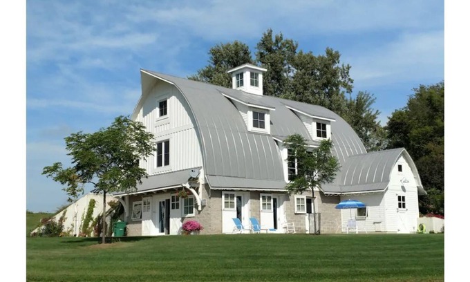 Pierce County House | Maiden Rock Barn (Pine Creek Rustic Road)