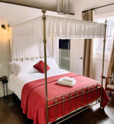Kew Hotel | Maids Guest Rooms