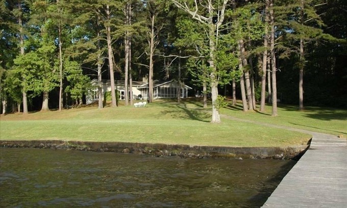 Groveoak Cabin | Main Channel, 47' Hdtv, Wifi, & Pool Table