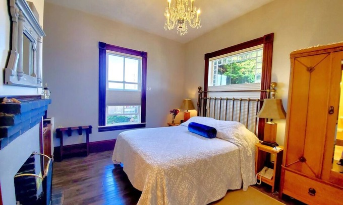 Moss Landing Hotel | Main Floor - Historic House - Double Shower - Fireplace