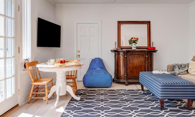 Westhampton Beach Apartment | Main Street Abode