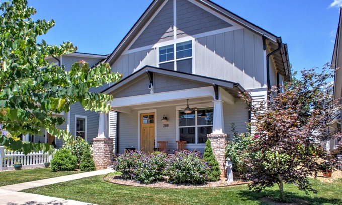 Brevard House | Main Street Alchemy | Prime Location | Downtown Brevard