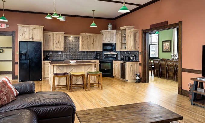 Viroqua Condo | Main Street Lodge