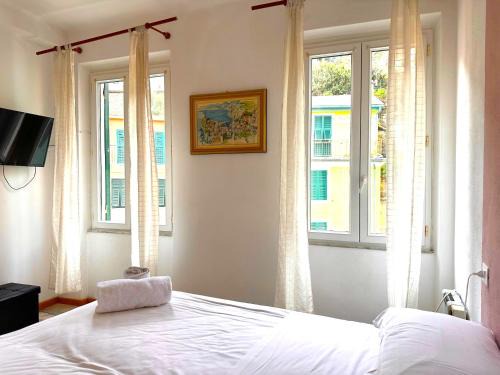 Vernazza Apartment | Main Street Vernazza