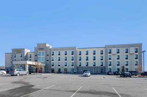 Sun Valley Hotel | MainStay Suites Near Denver Downtown