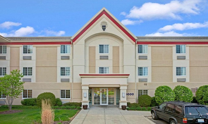 Wheeling Hotel | MainStay Suites Northbrook Wheeling