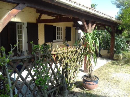 Saint-Avit-Saint-Nazaire House | Maison à la campagne
