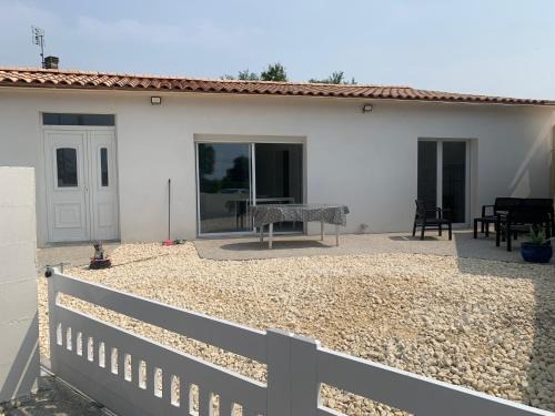 Port-des-Barques House | Maison 17730 Port-Des-Barques Charente-Maritime 18 rue,du phare