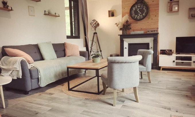 La Riviere-Saint-Sauveur House | Maison 2 chambres avec vue sur étang avec bain finlandais