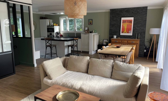 Sainte-Luce-sur-Loire House | Maison 5 Chambres Idéale Pour les Réunions de Familles