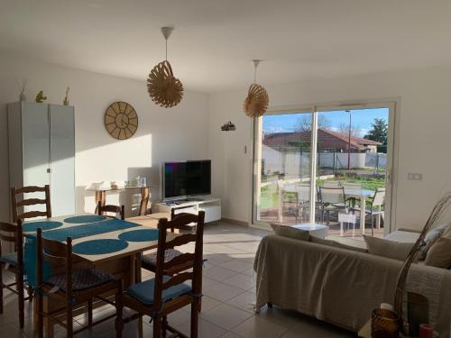 Parentis-en-Born House | Maison 6 pers, climatisée, quartier calme, proche Dune du Pyla et pistes cyclables, ménage inclus - FR-1-319-426