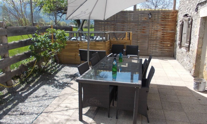Embrun House | Maison 6 Pers . la Petite Maison Dans la Prairie - Jacuzzi