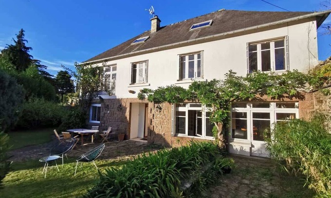 Lannion House | Maison 8 pers jardin centre ville 15 min de plages
