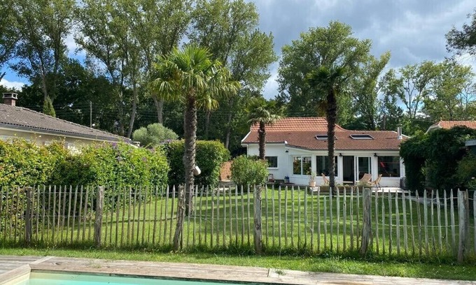 Saint-Medard-en-Jalles House | Maison Arcachonnaise Entre Bordeaux et Locéan - 6 Couchages - St Medard