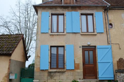 Saint-Amand-en-Puisaye House | Maison accueillante à Saint-Amand-en-Puisaye avec jardin
