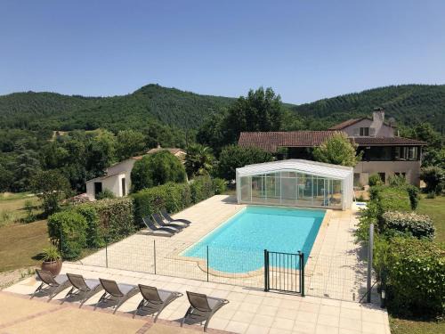 Saint-Gery House | Maison accueillante à Saint-Géry avec piscine partagée