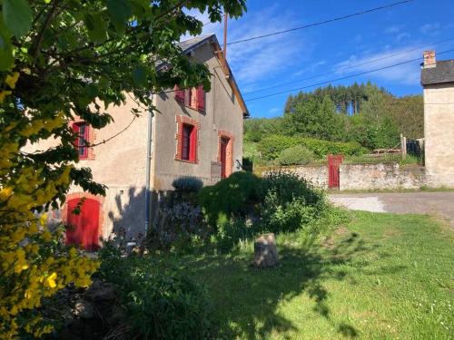 Saint-Prix House | Maison Au bois du Haut Folin