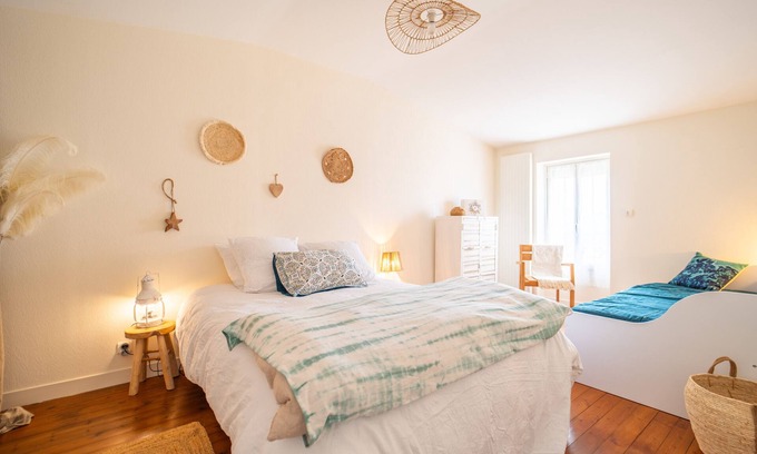 Les Sables d'Olonne House | Maison au cœur de la Chaume + Garage fermé