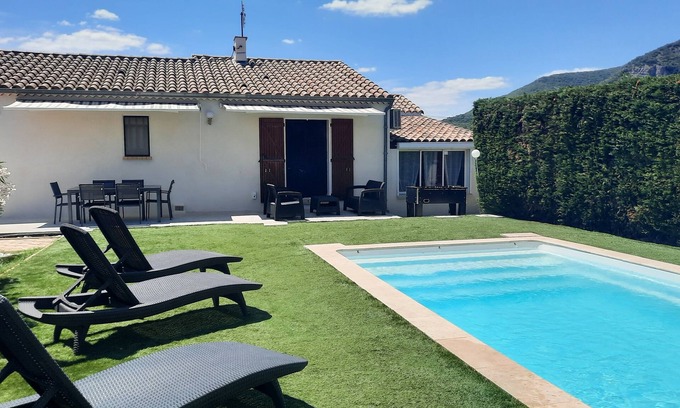 Vallon-Pont-d'Arc House | Maison au Calme Dans la Campagne à 400 Mètres de la Rivière et 2.5 kms de Vallon
