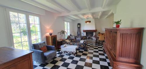 Condette House | Maison au calme avec jardin près du Château, forêt et plage