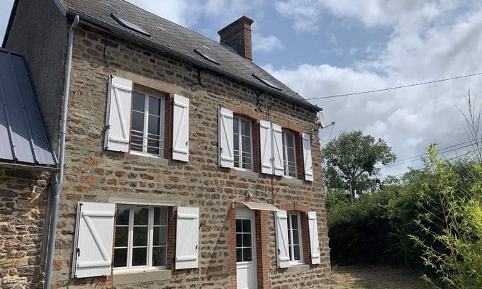 Brehal House | Maison au Calme Dans la Campagne, à 2km de la mer