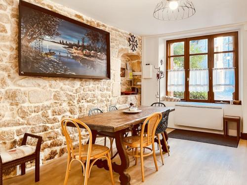 Marcoles House | Maison au coeur de MARCOLES, 2ch, 4pers, jardin