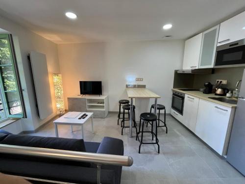 Champeix House | Maison au pied du château + parking privé