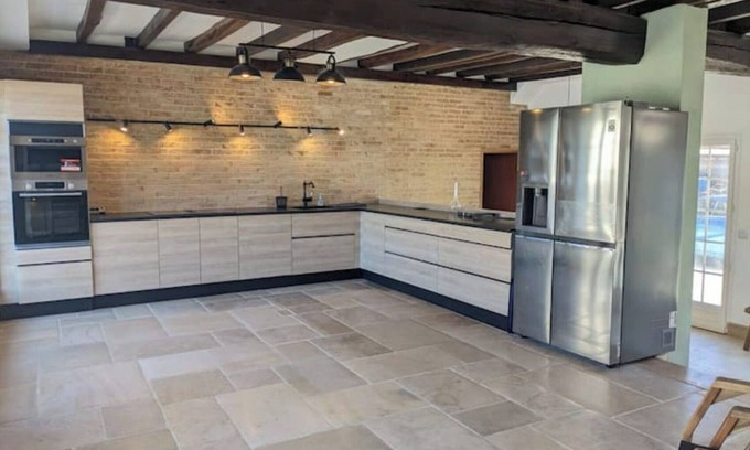 La Chapelle la Reine House | Maison Avec Grand Jardin, Piscine et Jacuzzi