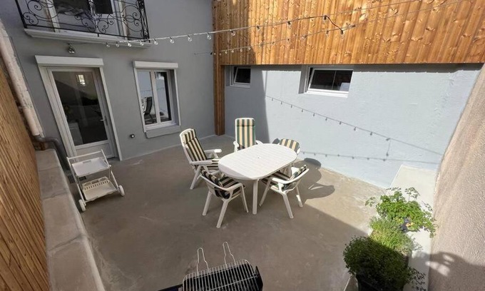 Luz-Saint-Sauveur House | Maison avec cour privative