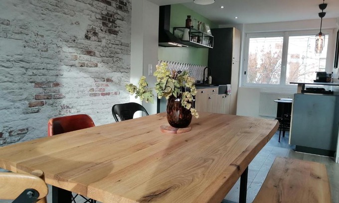 Bethune House | Maison avec garage, terrasse, l'Herboristerie