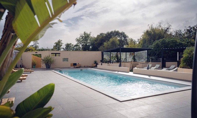 Ghisonaccia House | Maison Avec Grande Piscine à Proximité de la mer