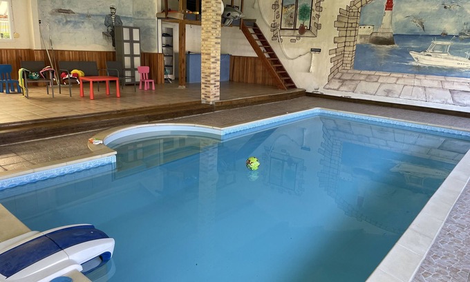 Venesmes House | Maison Avec Piscine Intérieur Chauffée et Privée