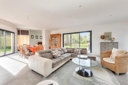 Saint-Armel House | Maison avec piscine pour dix personnes