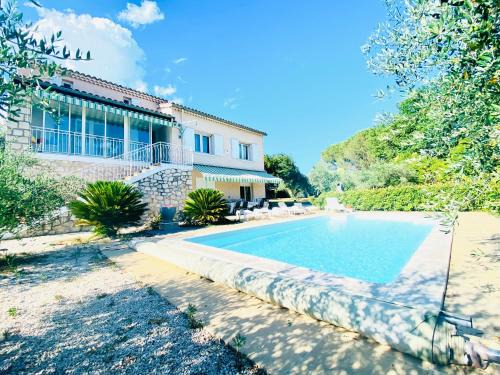 Saint-Martin-d'Ardeche House | MAISON AXALY SAINT MARTIN D’ARDECHE 12 PERSONNES AVEC PISCINE