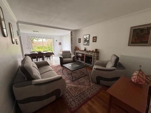 Chateauroux House | Maison Balzac - 7 personnes quartier calme