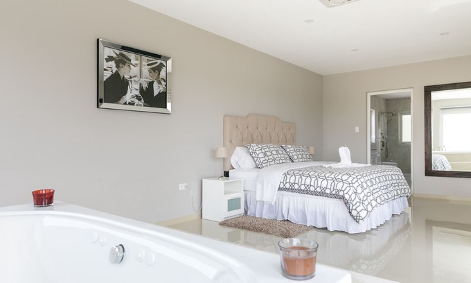 Koyari Villa | MAISON BLANCHE ARUBA (Last minute deals in the description)