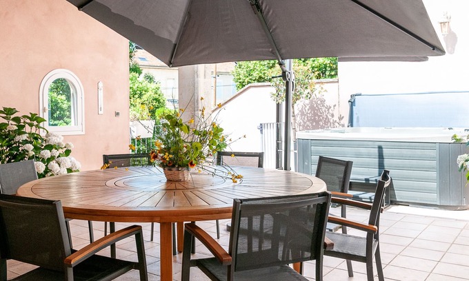 Valreas House | Maison Bourgeoise dans l'Enclave des Papes - Valréas - Sleeps 10