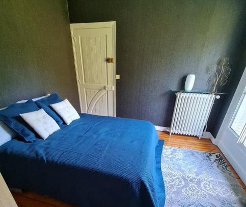 Melun House | Maison Briand - Petite chambre chez l'habitant - Melun Centre - Wifi, Netflix, Smart TV, Lit à mousse mémoire de forme