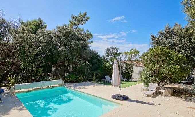 Saint-Palais-sur-Mer Villa | Maison calme aperçu mer avec piscine privée à 28