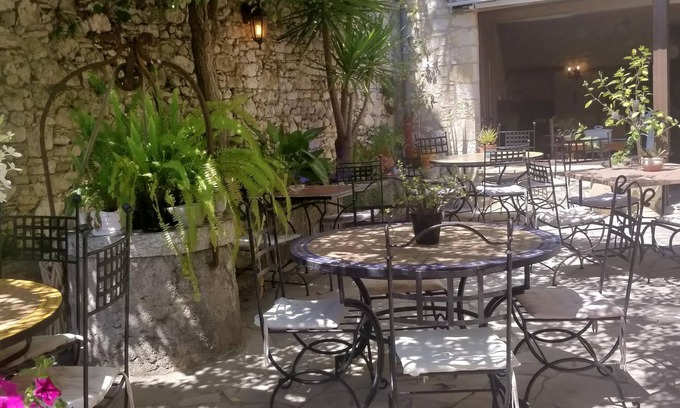 La Colle-sur-Loup Bed & Breakfast | Maison Carles BnB