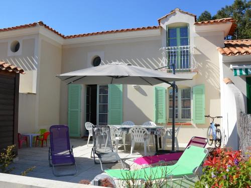 Saint-Jean-de-Monts House | Maison chaleureuse avec piscine, proche forêt et plage, à Saint Jean de Monts - Wifi gratuit - FR-1-323-441