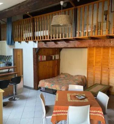 Ille-sur-Tet Apartment | Maison chaleureuse à Ille-sur-Têt, jardin paisible, clim & cheminée