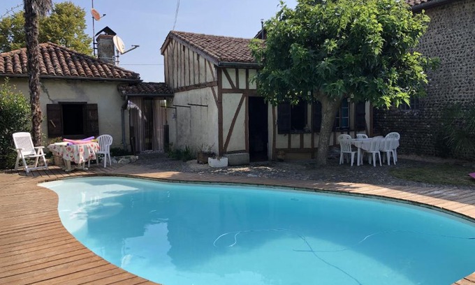 Gee-Riviere House | Maison chaleureuse avec piscine partagee a Gee Riviere 55 m²