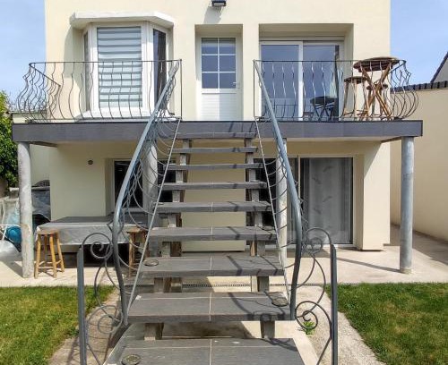 Coulogne House | Maison chaleureuse avec parking gratuit sur place