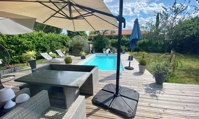 Saint-Loubes House | Maison Chaleureuse Avec Piscine Proche de Bordeaux