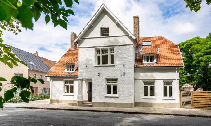 Sint-Kruis House | Maison Chartreuse