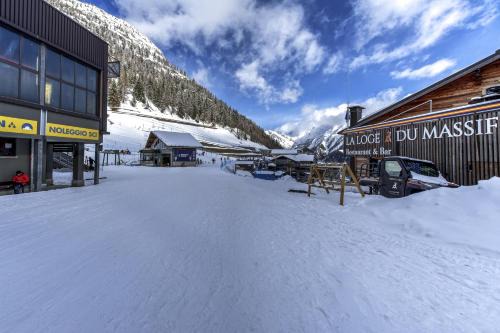 Dolonne Apartment | Maison Checrouit CIR VDA Courmayeur 0079