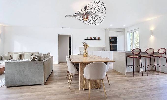 Chatillon-Coligny House | Maison contemporaine avec jacuzzi et jardin. A 1H45 de Paris !