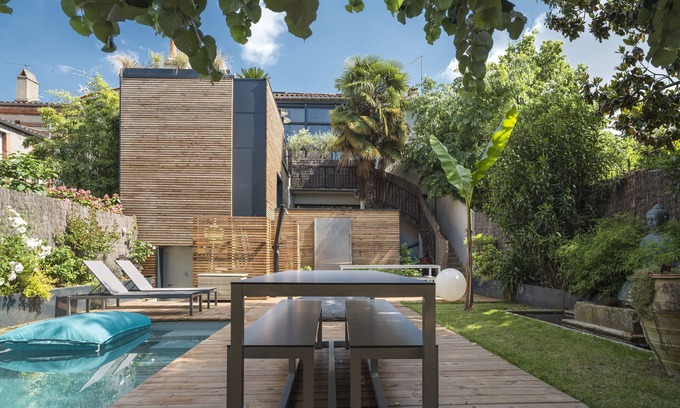Matabiau House | Maison Contemporaine Plein Centre de Toulouse Avec Piscine, Jardin & Jacuzzi