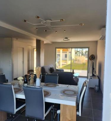 Montelimar Villa | Maison cosy jardins et détente